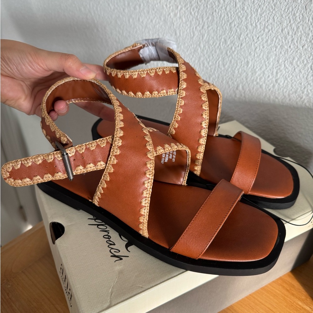 NWT a.n.a Women's Vest flat sandals in Cognac Buckle Strap Size 10 - Picture 2 of 10